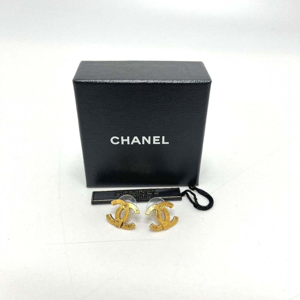 CHANEL Gold Logo Earrings - Picture 4 of 4